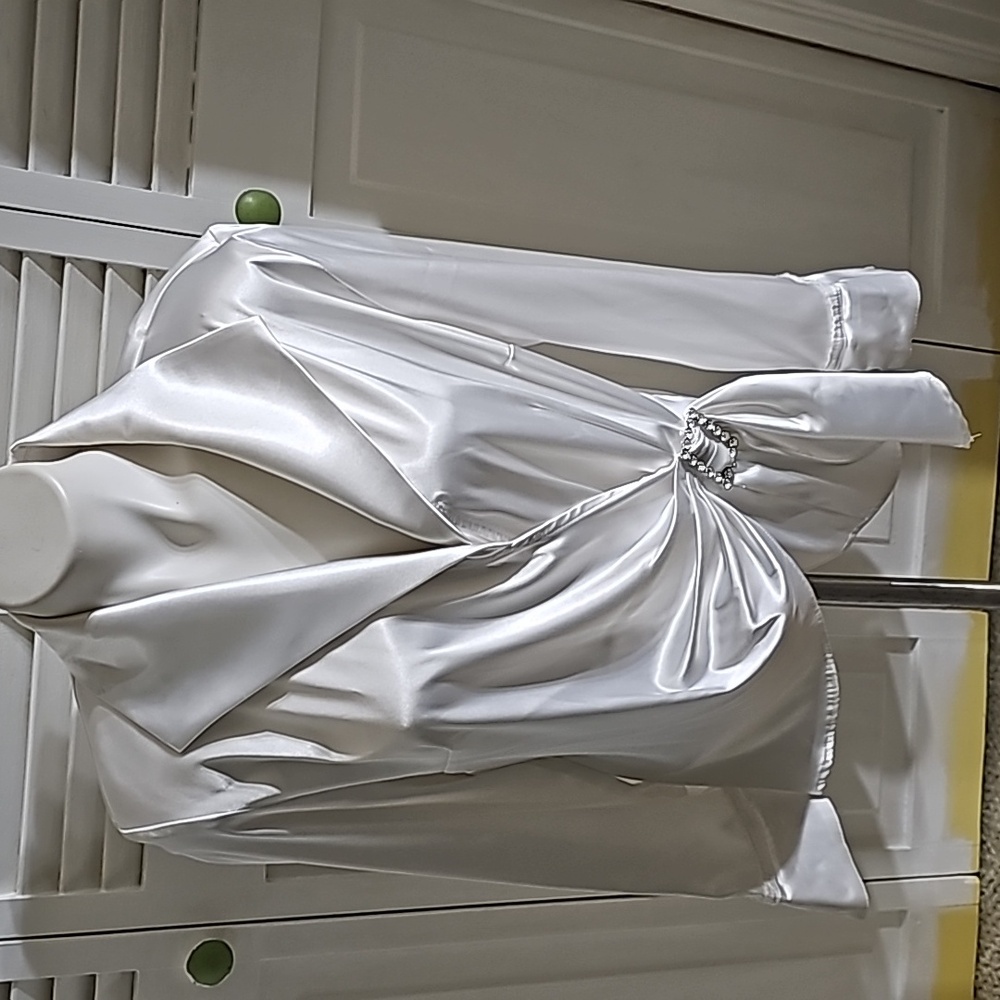 SZ..L J.R Nites Satin top